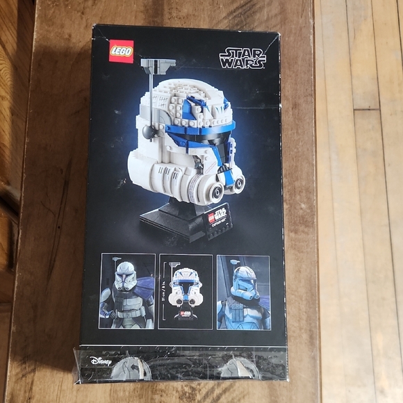 LEGO Star Wars Captain Rex Helmet - Black, White, and Blue - Picture 5 of 7